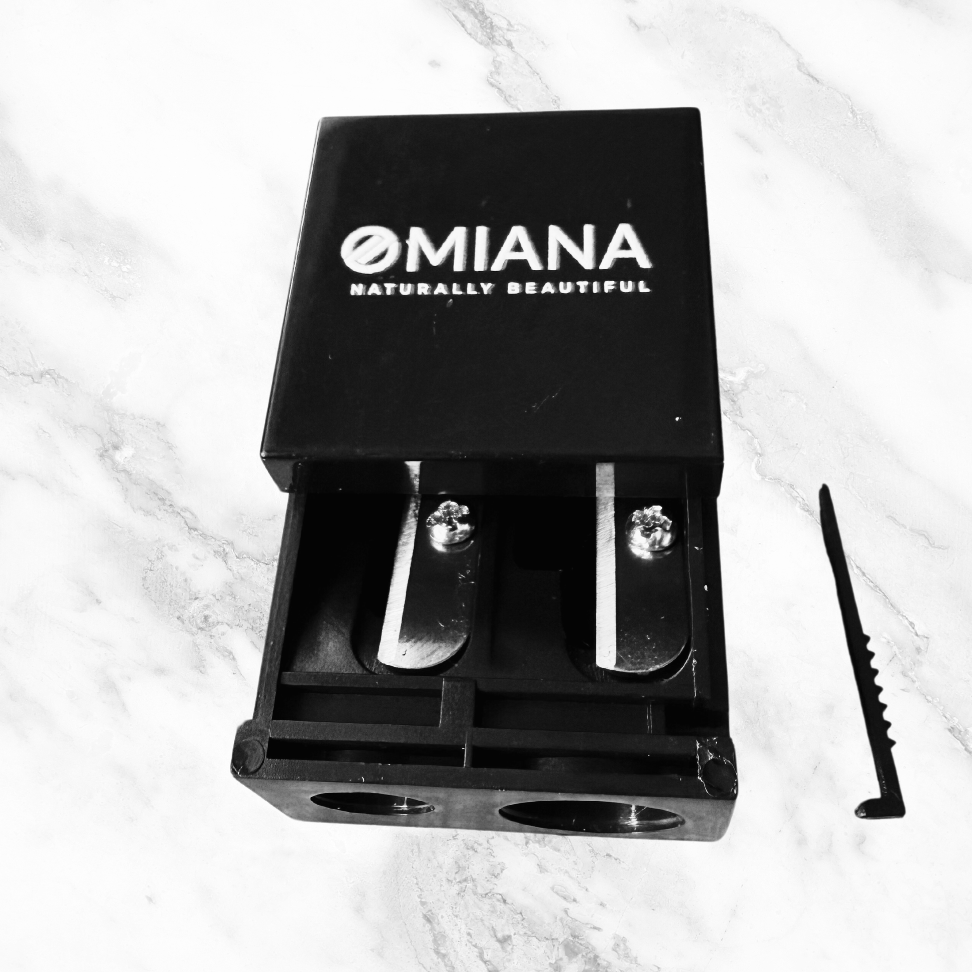 Omiana dual barrel makeup pencil sharpener
