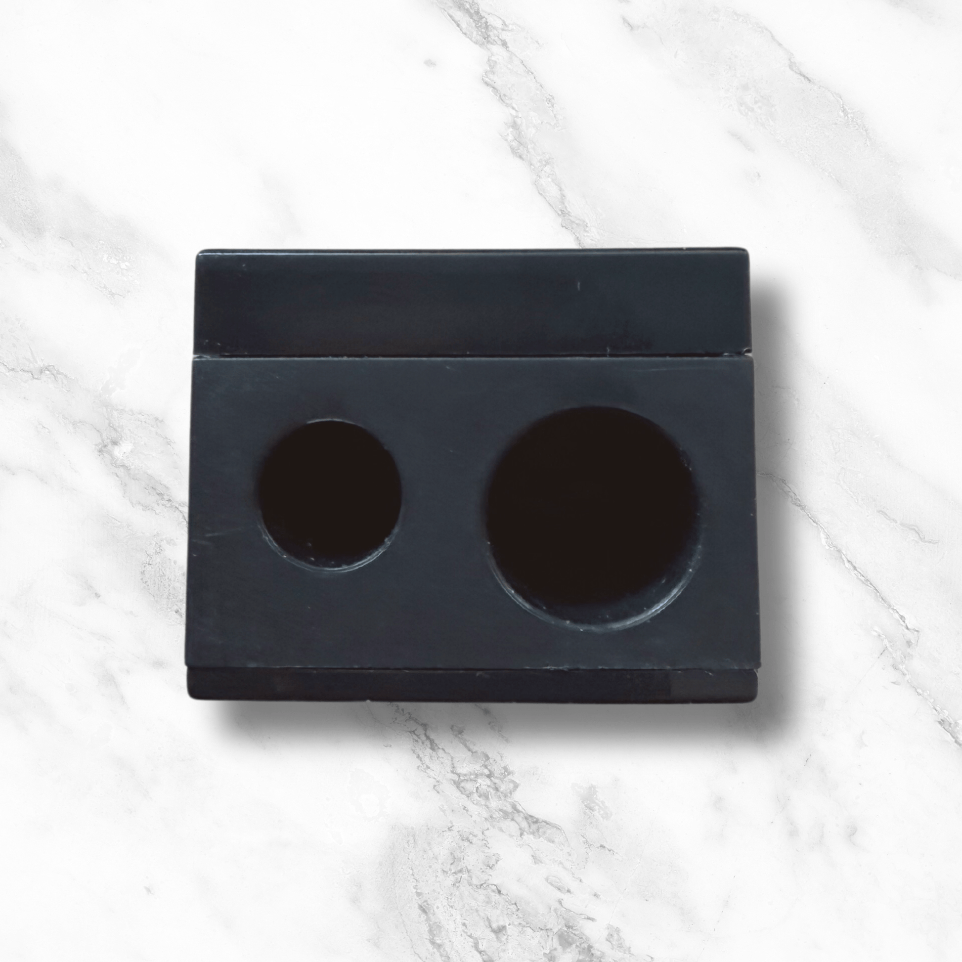 Omiana dual barrel makeup pencil sharpener